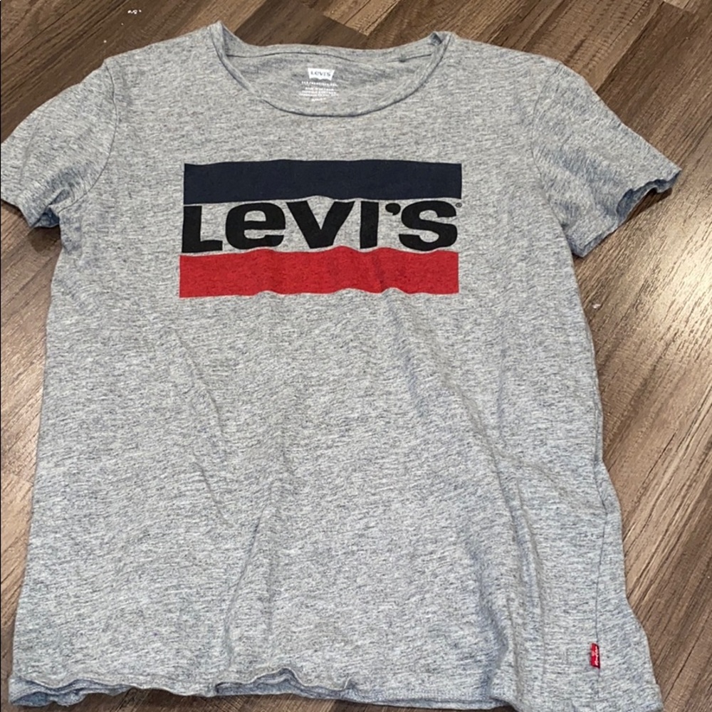 Levi’s T-shirt